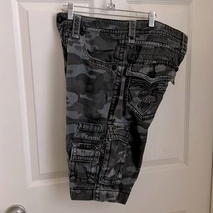 NWOT Men’s Rock Revival cargo shorts, size 32 with 10” inseam black camouflage.